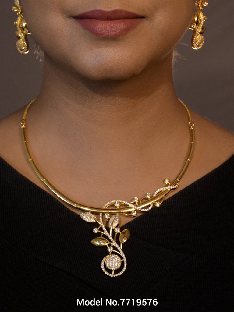 Necklace Set crafted for bold Women