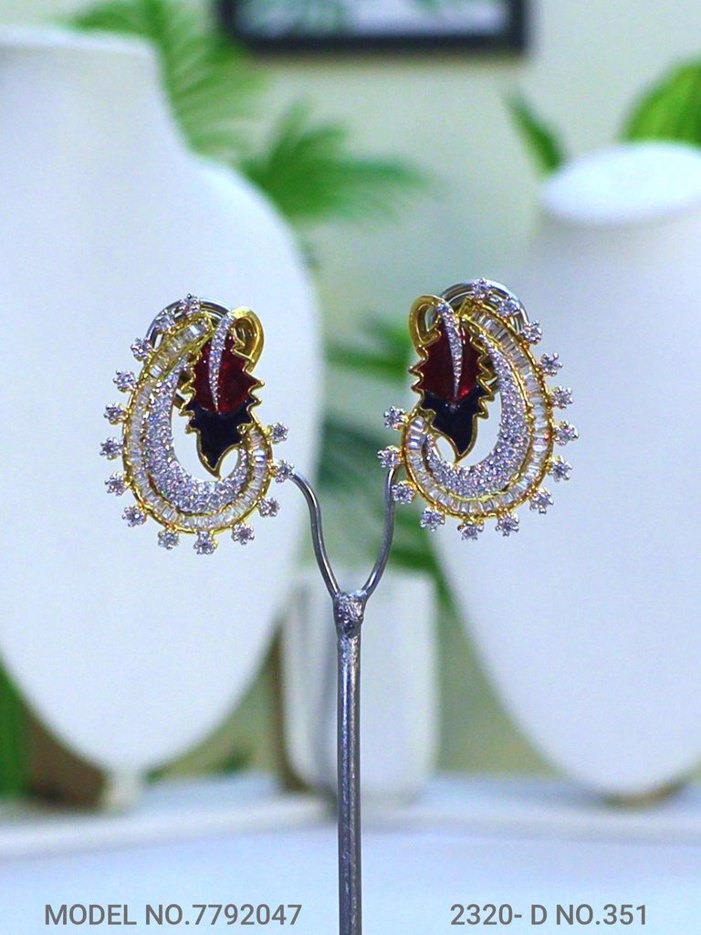 Zirconia Fine Fashion Pendant Set