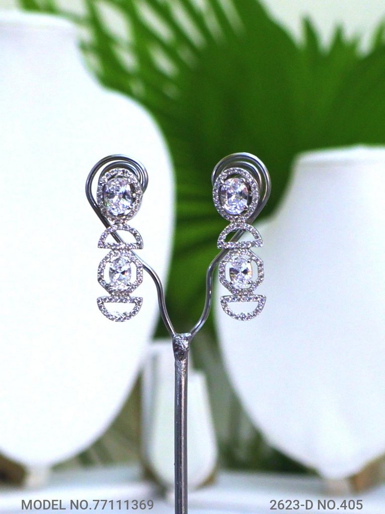 Classic Cz Jewelry Set with Earrings