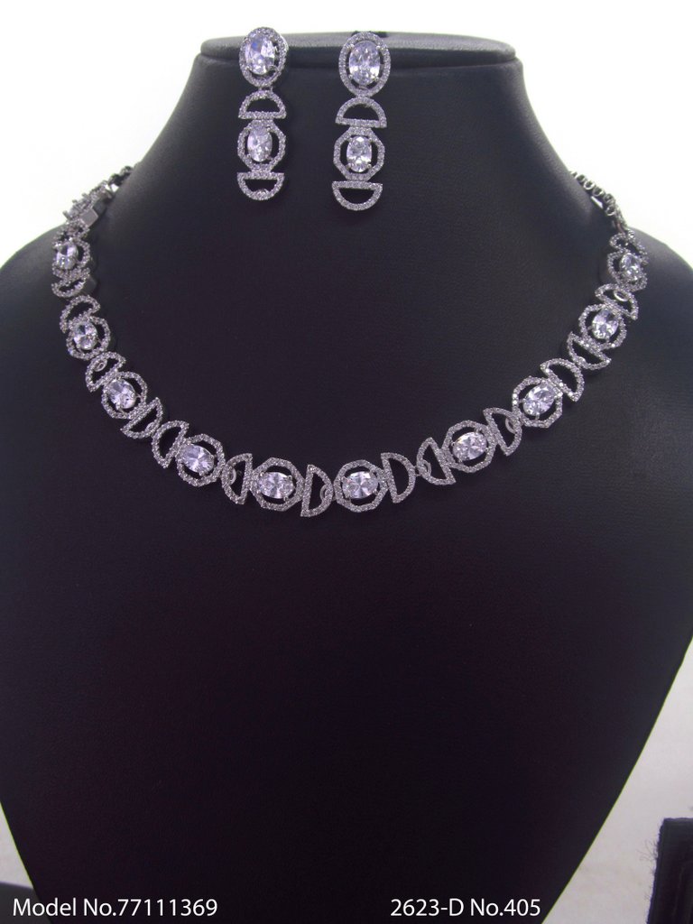 Classic Cz Jewelry Set with Earrings