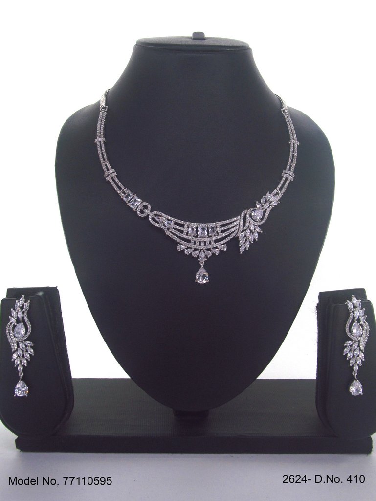 Fine Fashion Classic Necklace Set