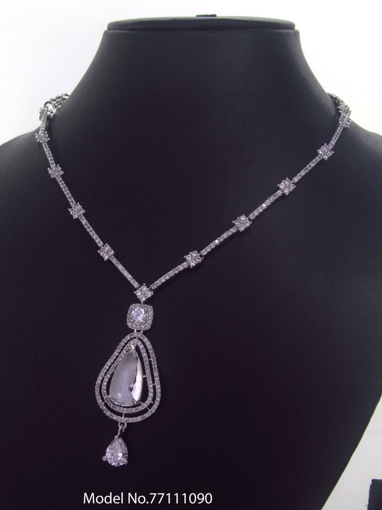 Necklace Set crafted for bold Women