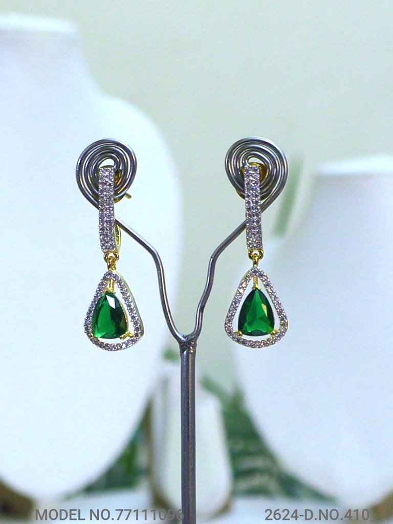 Be a Showstopper in any Party !