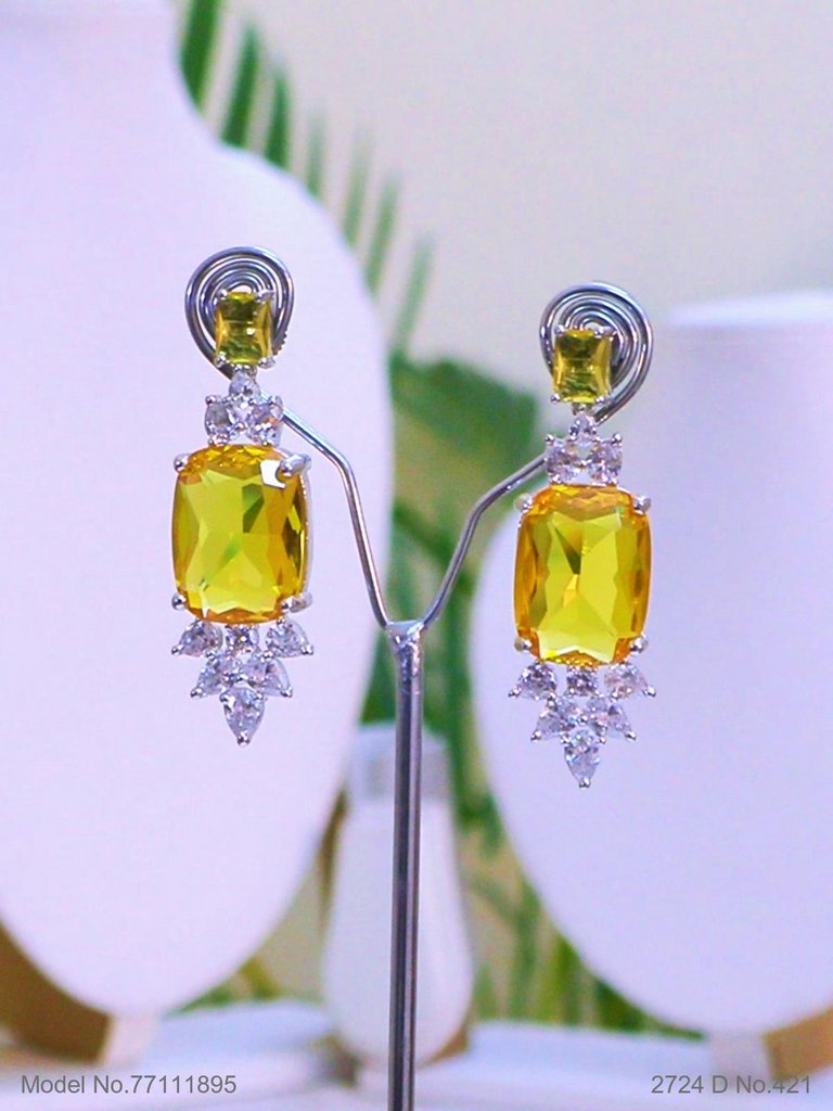 Classic Cz Jewelry Set with Earrings