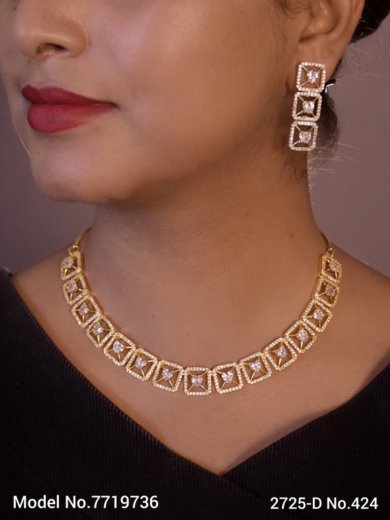 eye catchy Necklace set