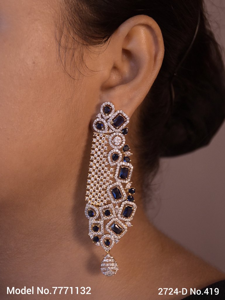 Zircon Earrings can be a Gift