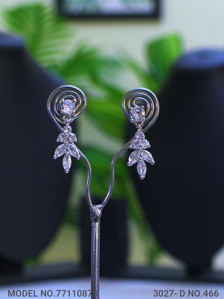 Classic Cz Jewelry Set with Earrings