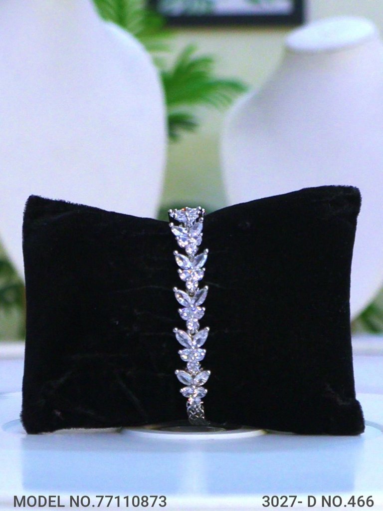 Classic Cz Jewelry Set with Earrings