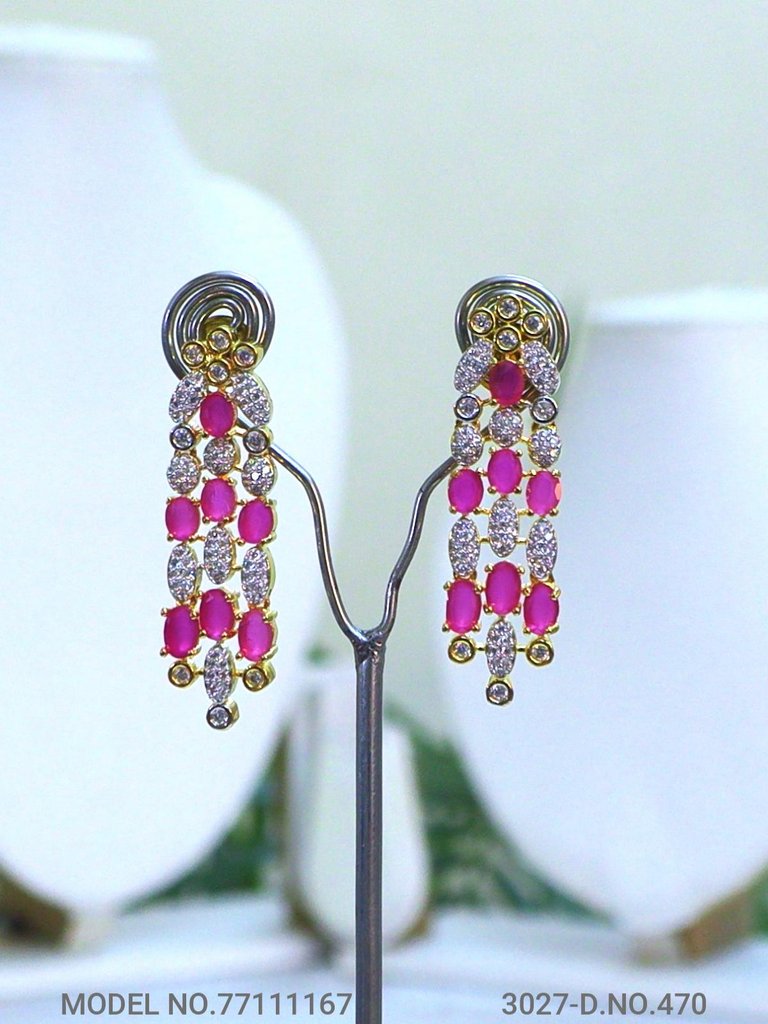 Necklace Set crafted for bold Women