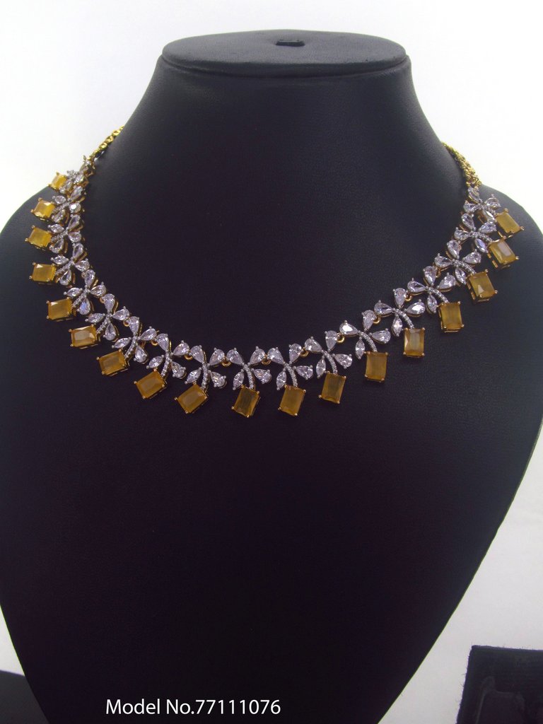 eye catchy Necklace set