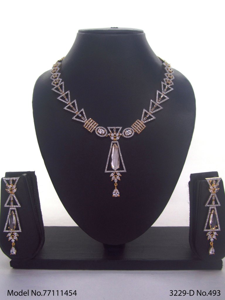 Necklace Set crafted for bold Women