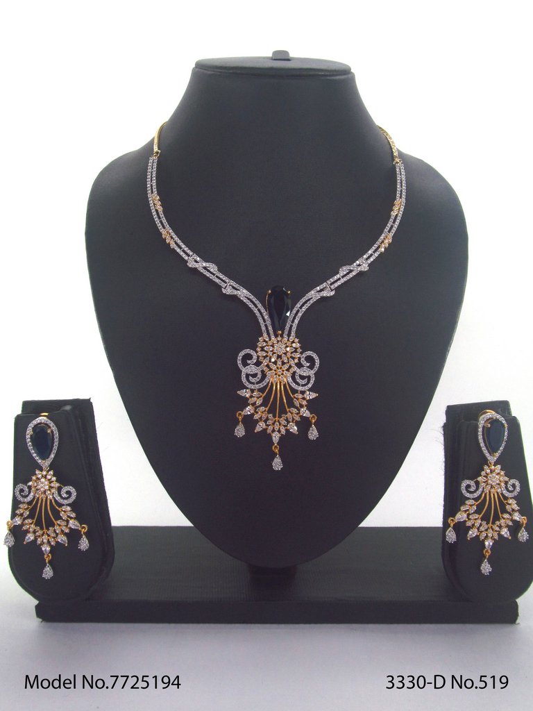 eye catchy Necklace set