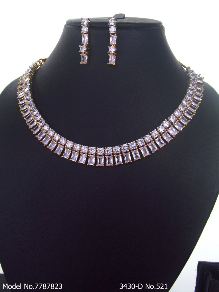 Necklace Set crafted for bold Women