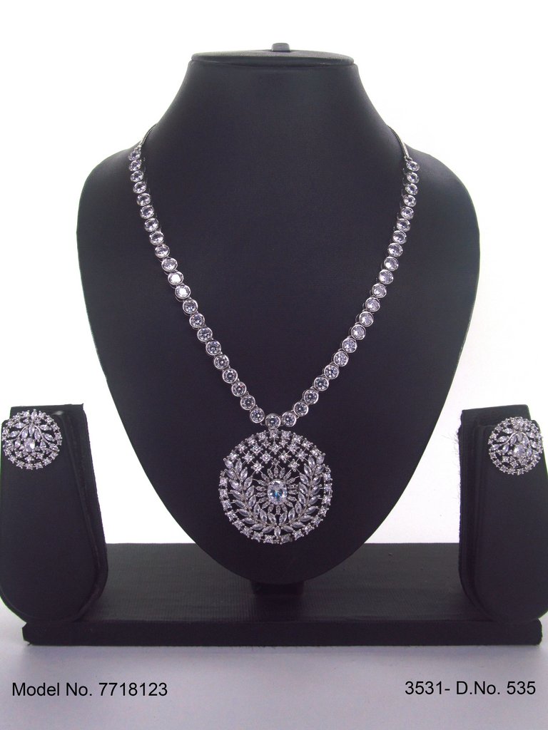 Classical Yet Trendy | Jewelry Set