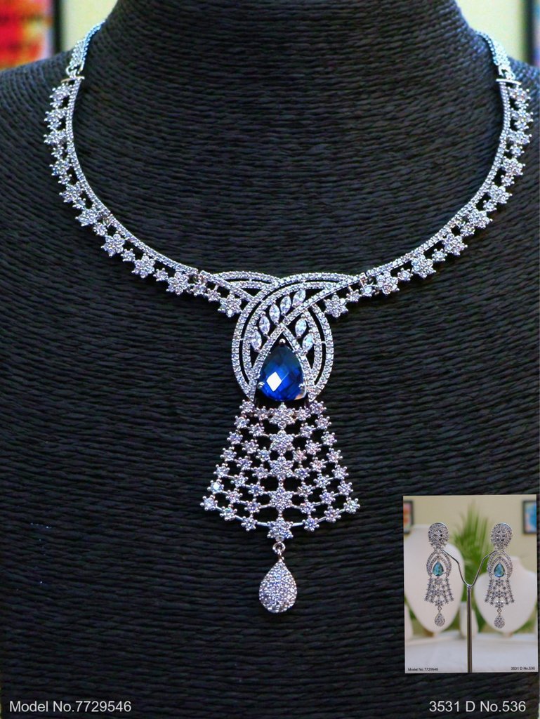 Fine Fashion Classic Necklace Set