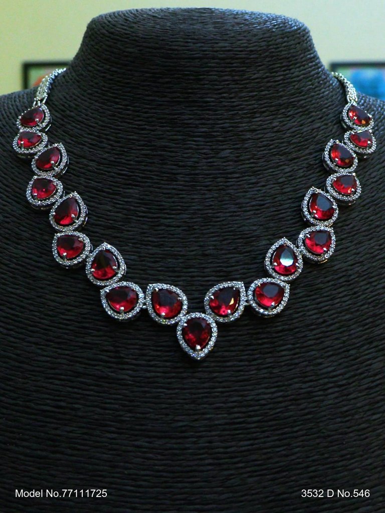 Fine Fashion Classic Necklace Set