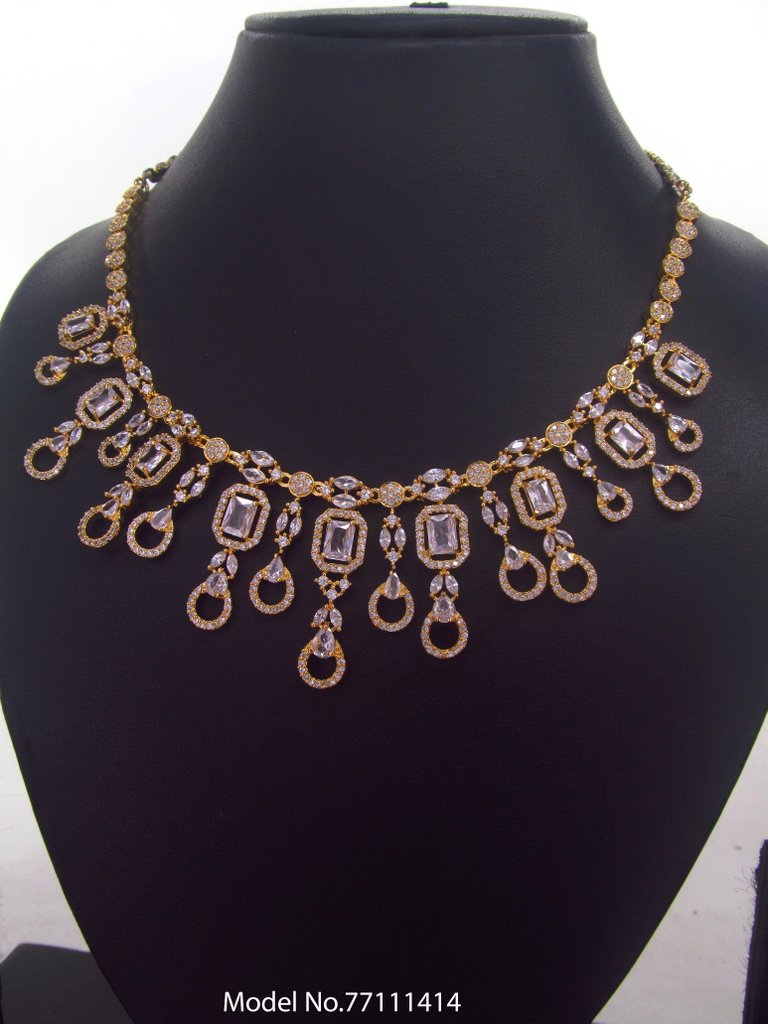 Fine Fashion Classic Necklace Set