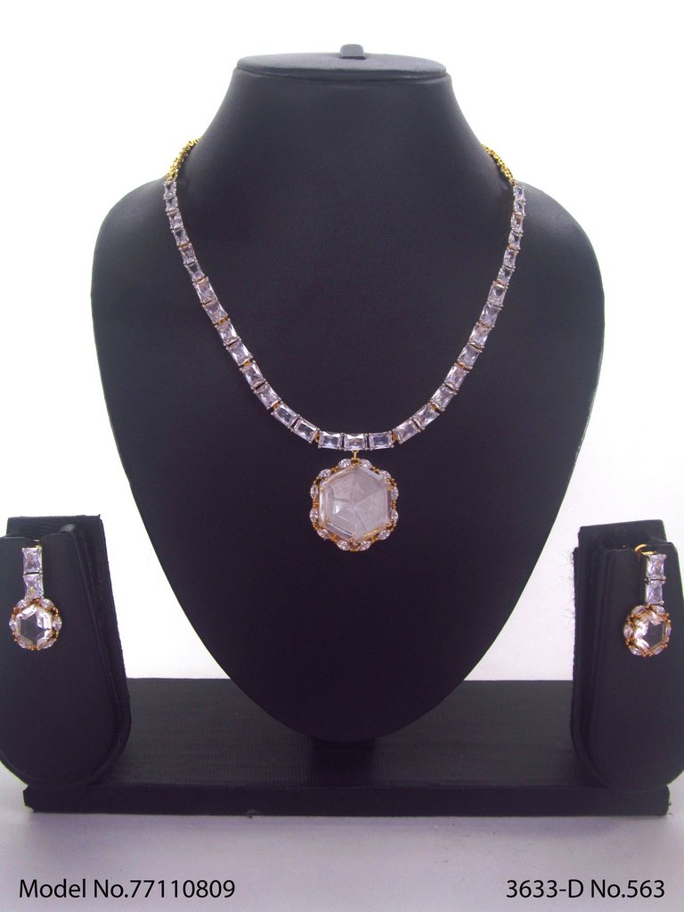 Elara Lustre Jewelry — LJ-4ILT0