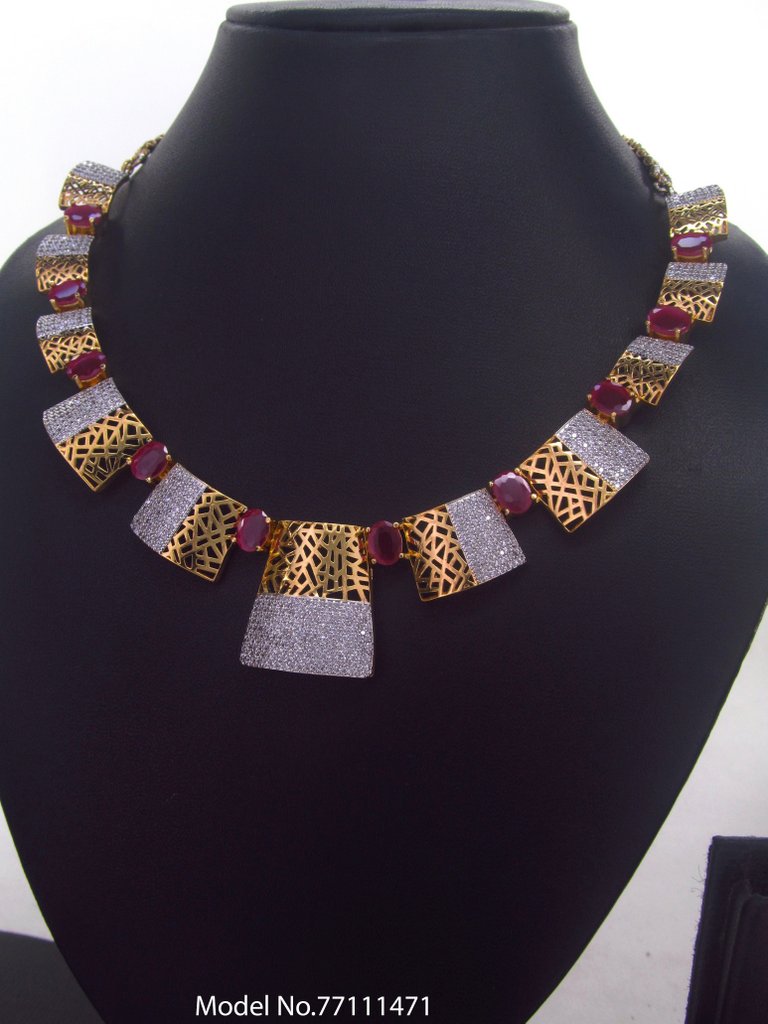 Fine Fashion Classic Necklace Set