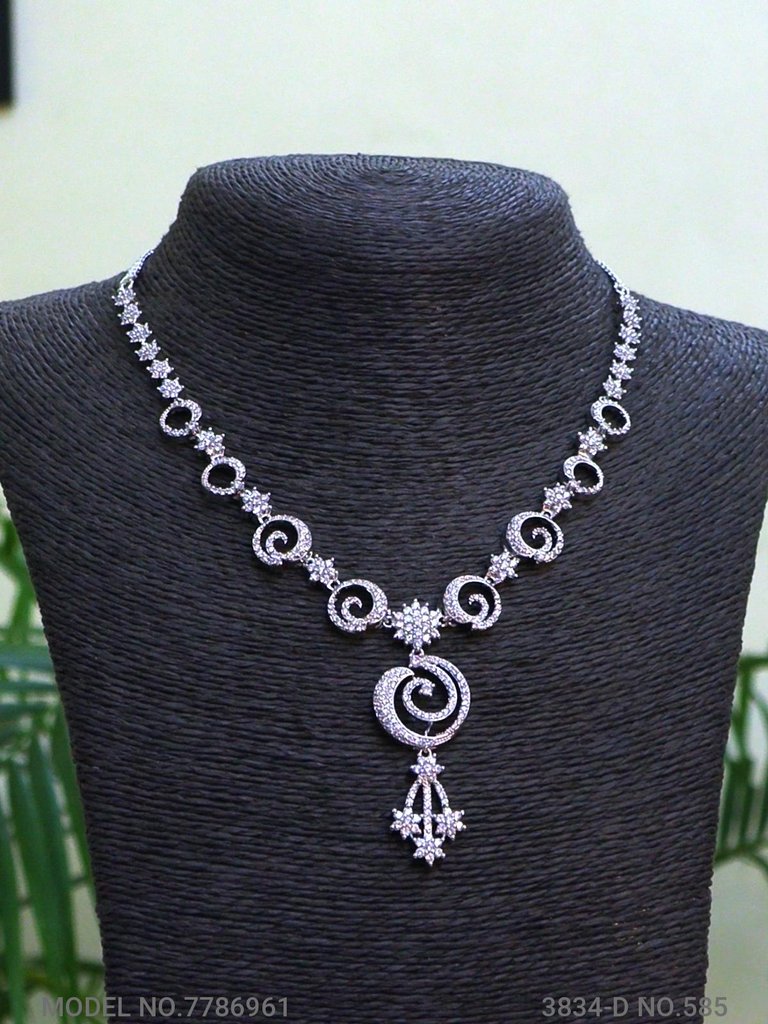 Fine Fashion Classic Necklace Set