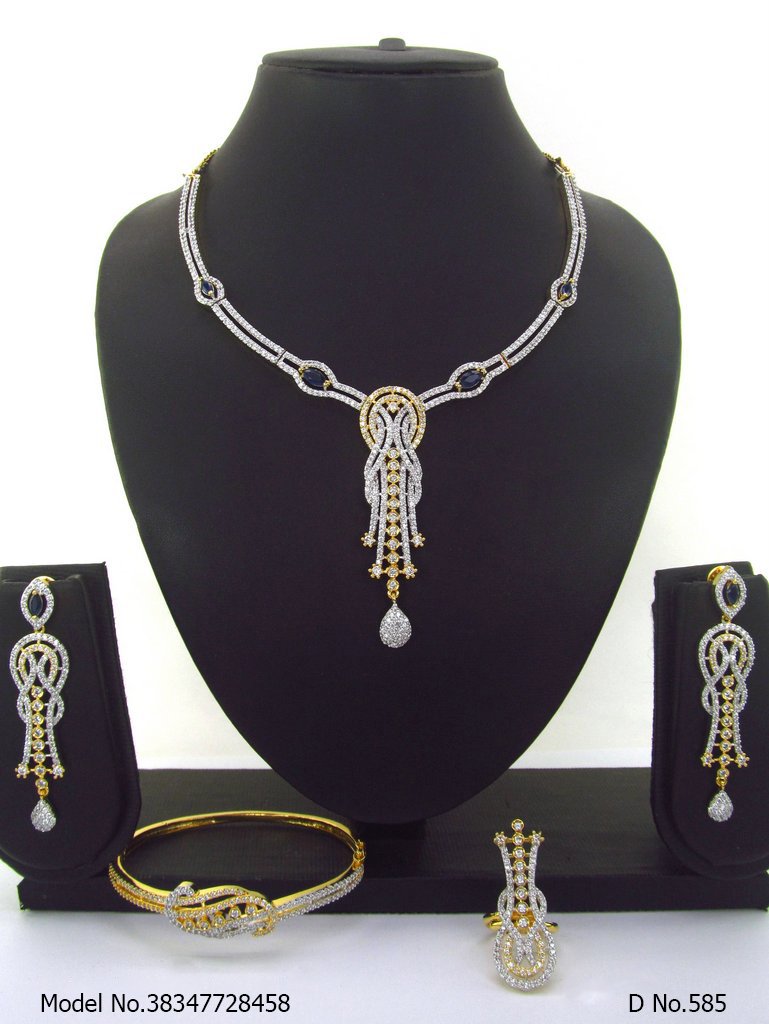 Fine Fashion Classic Necklace Set