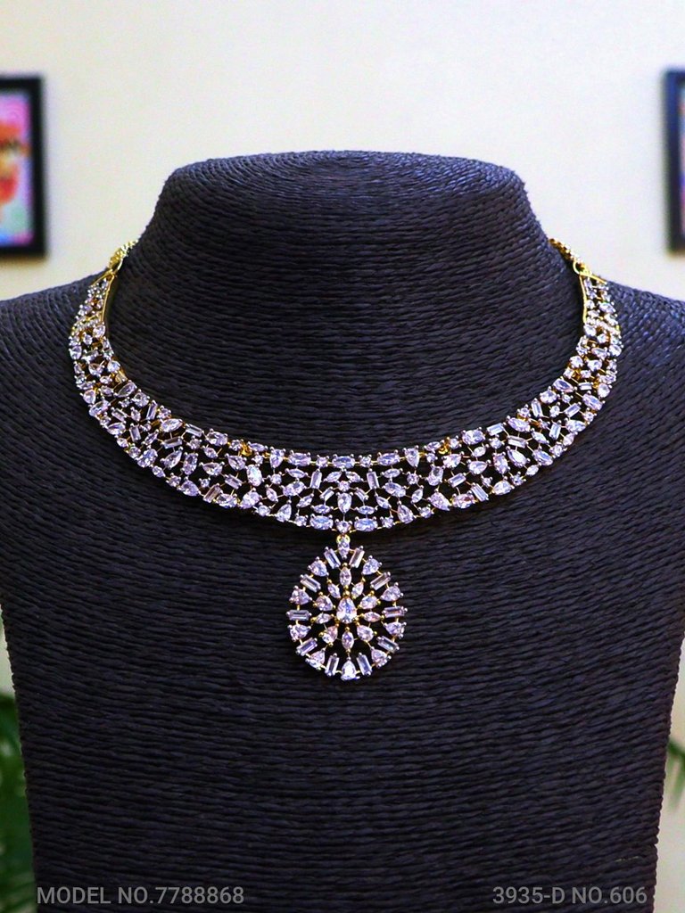 Traditional Necklaces in Trend