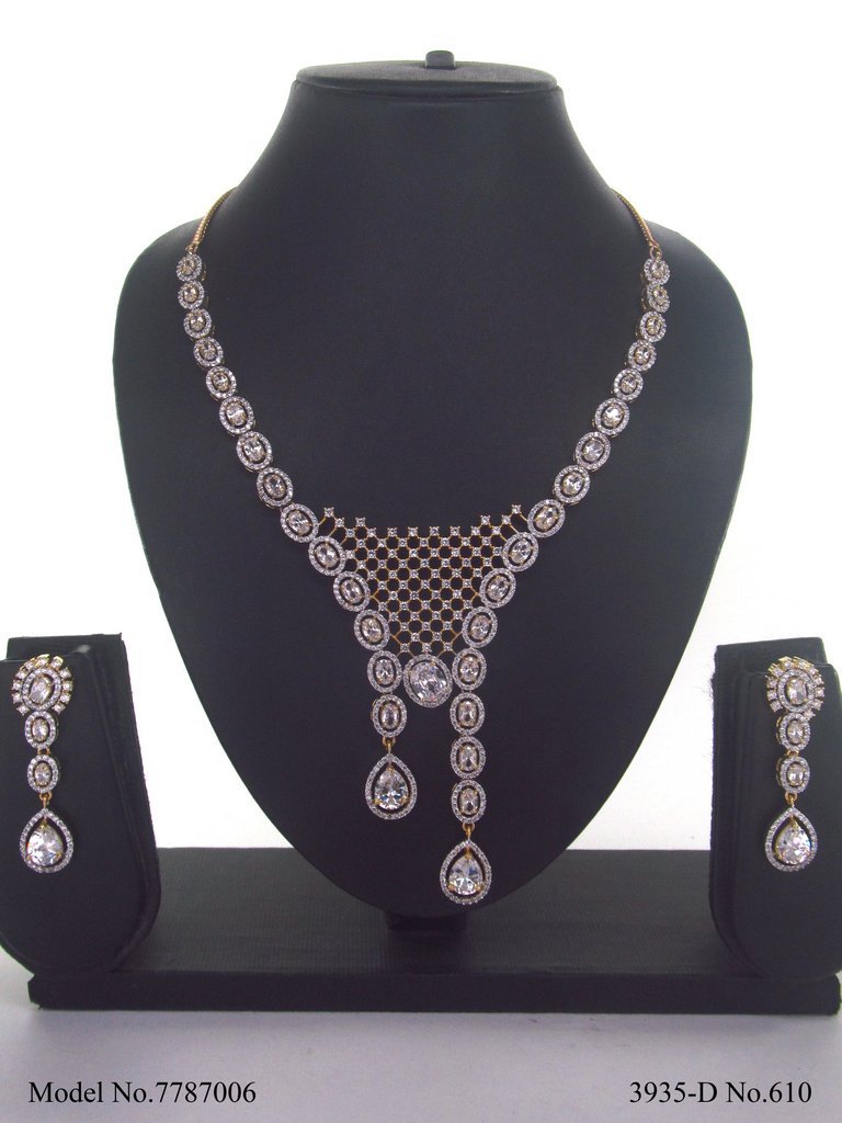 Traditional Zirconia Jewelry Set for Classy Women