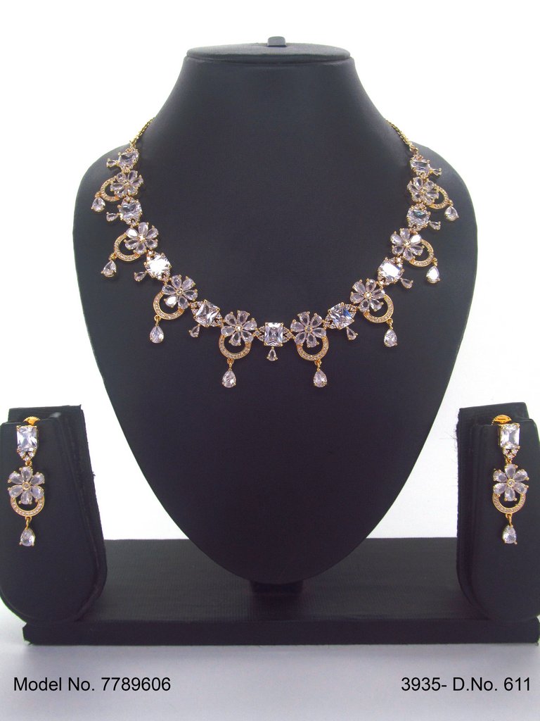 Statement American Diamond Set