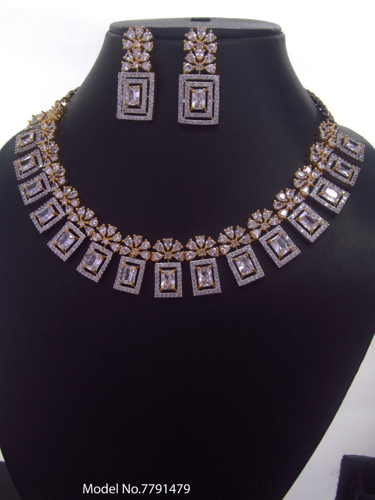 Necklace Designed by Passionate Craftsmen !