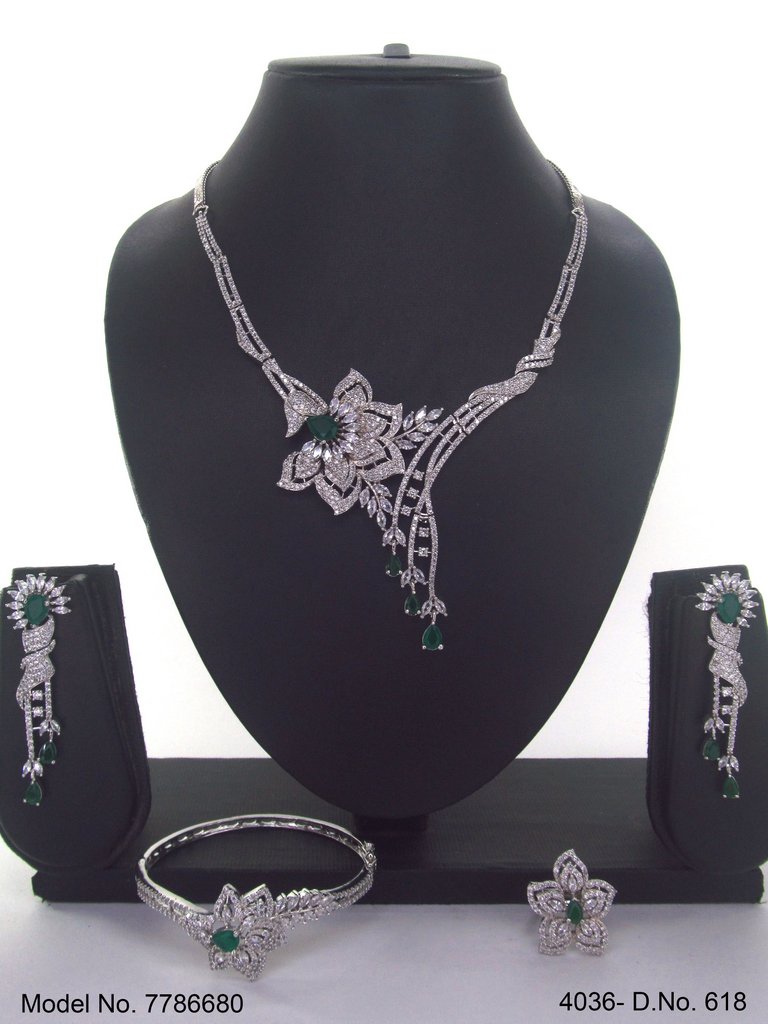 Traditional American Diamond Set