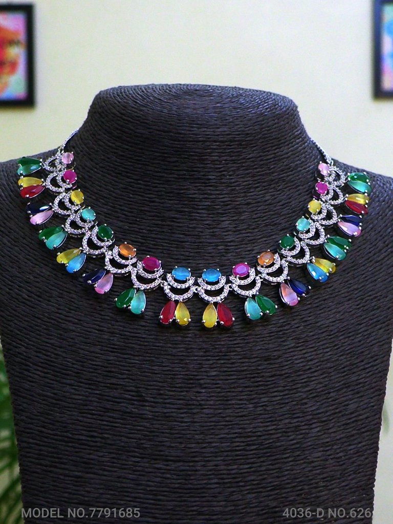 Traditional Necklaces in Trend