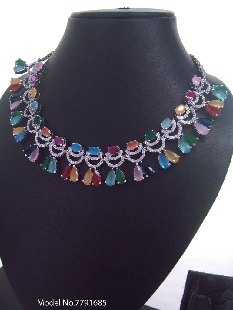 Traditional Necklaces in Trend