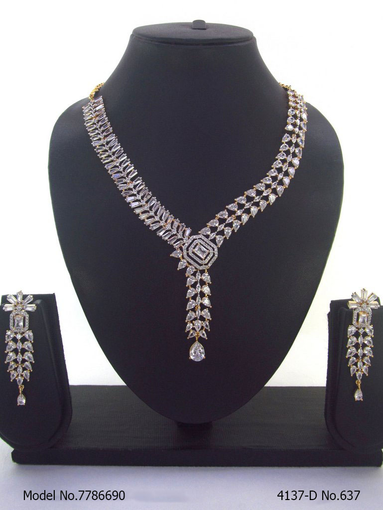 Bridesmaid Necklace Set for Traditional Weddings