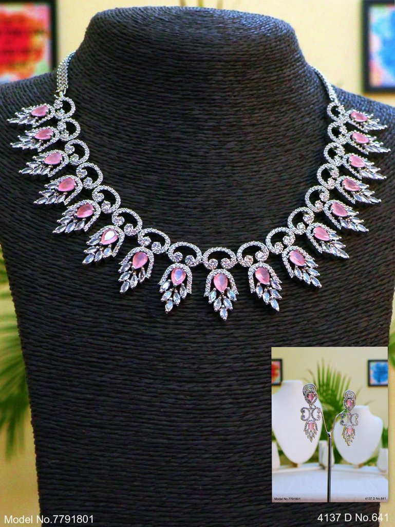 Necklace Designed by Passionate Craftsmen !