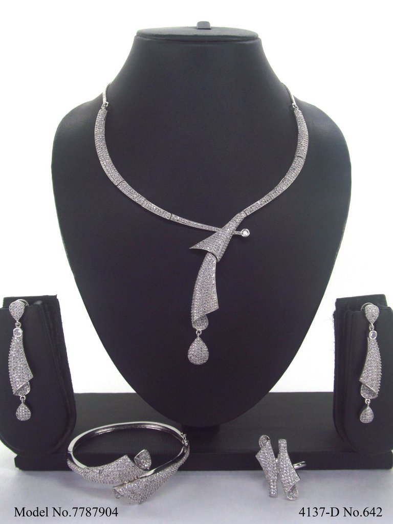 Traditional Design | American Diamond Jewelry Set