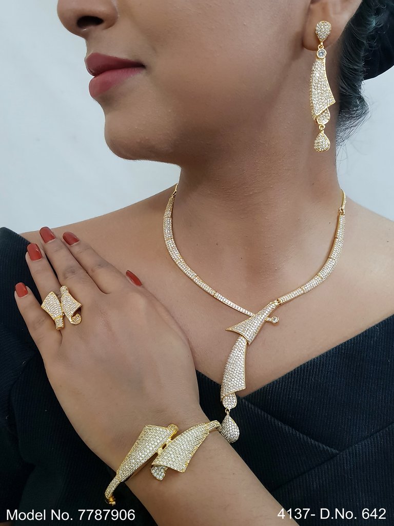 A Masterpiece | Handcrafted Traditional Jewellery Set