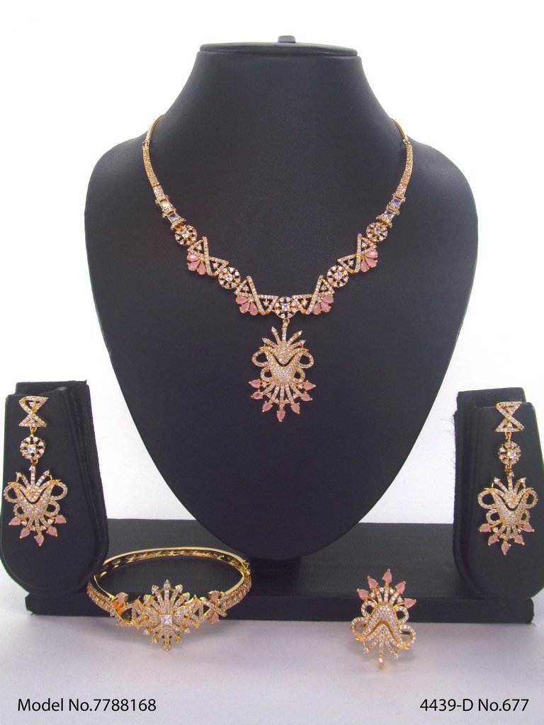Necklace Designed by Passionate Craftsmen !