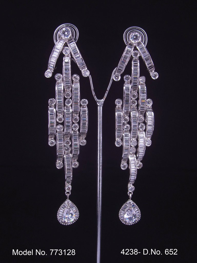 Earrings | Popular in US, Asia