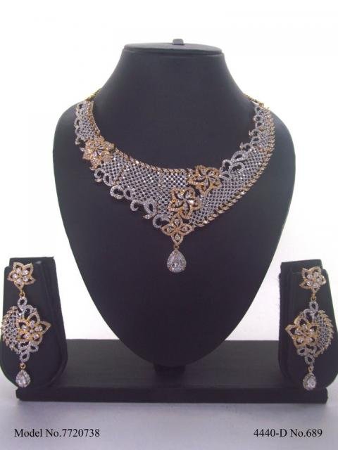 Traditional Zirconia Jewelry Set for Classy Women