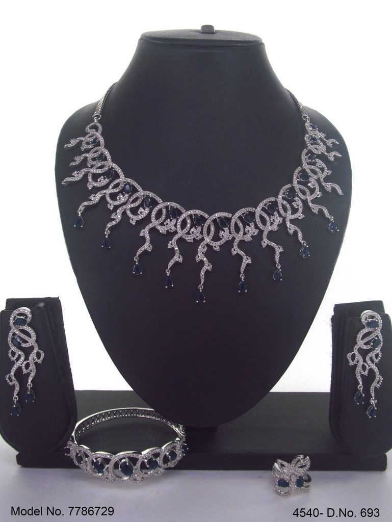 Traditional Zirconia Jewelry Set for Classy Women