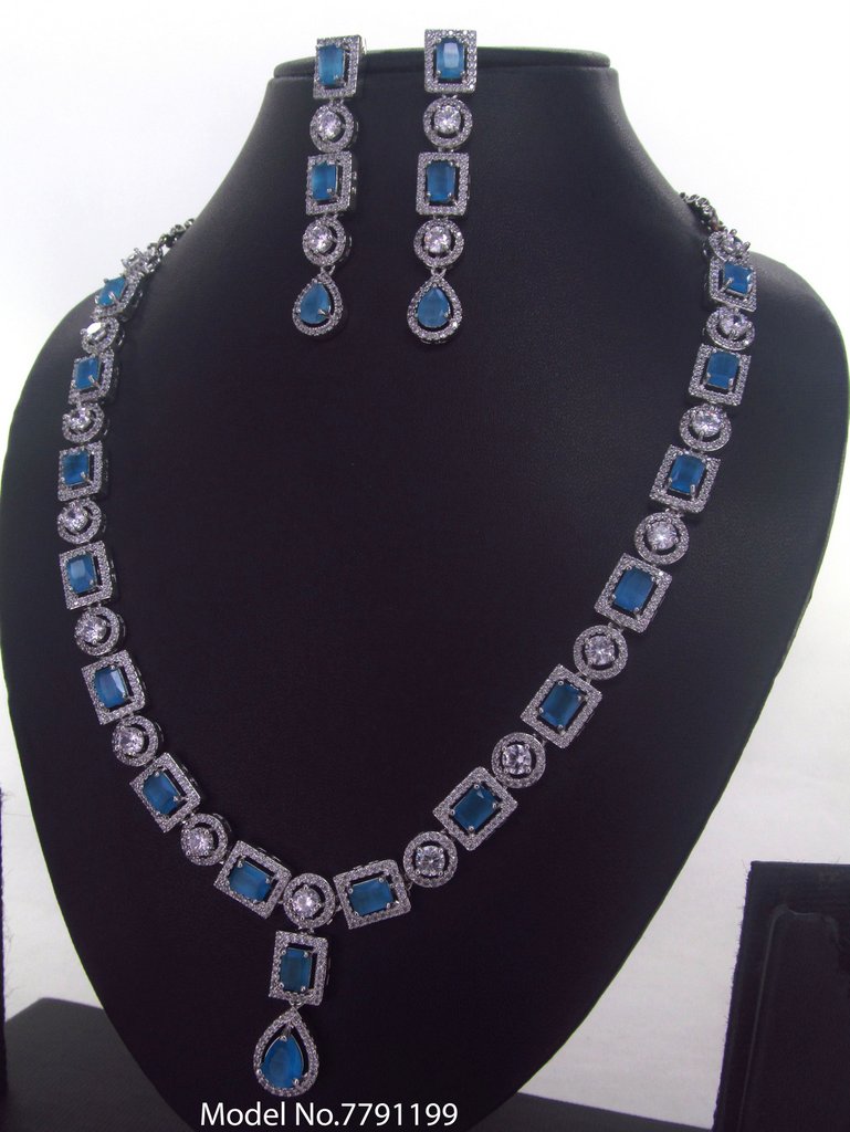 Statement American Diamond Set