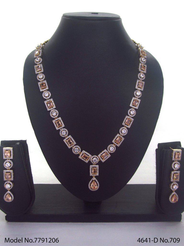 Wholesale Traditional Necklace Set