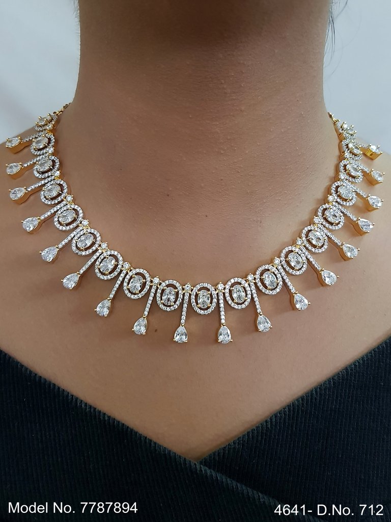 Traditional Zirconia Jewelry Set for Classy Women