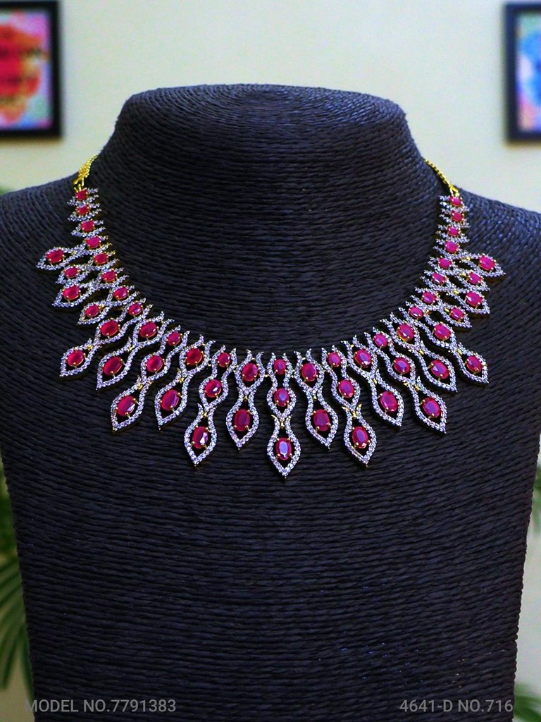 Traditional Necklaces in Trend