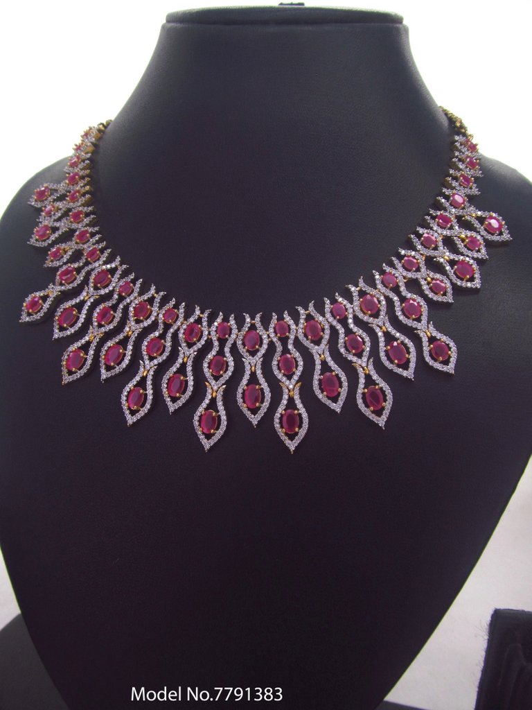 Traditional Necklaces in Trend