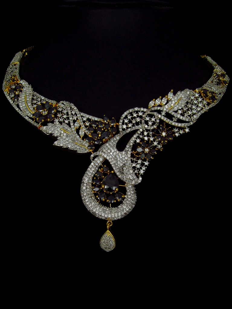 Traditional Necklaces in Trend