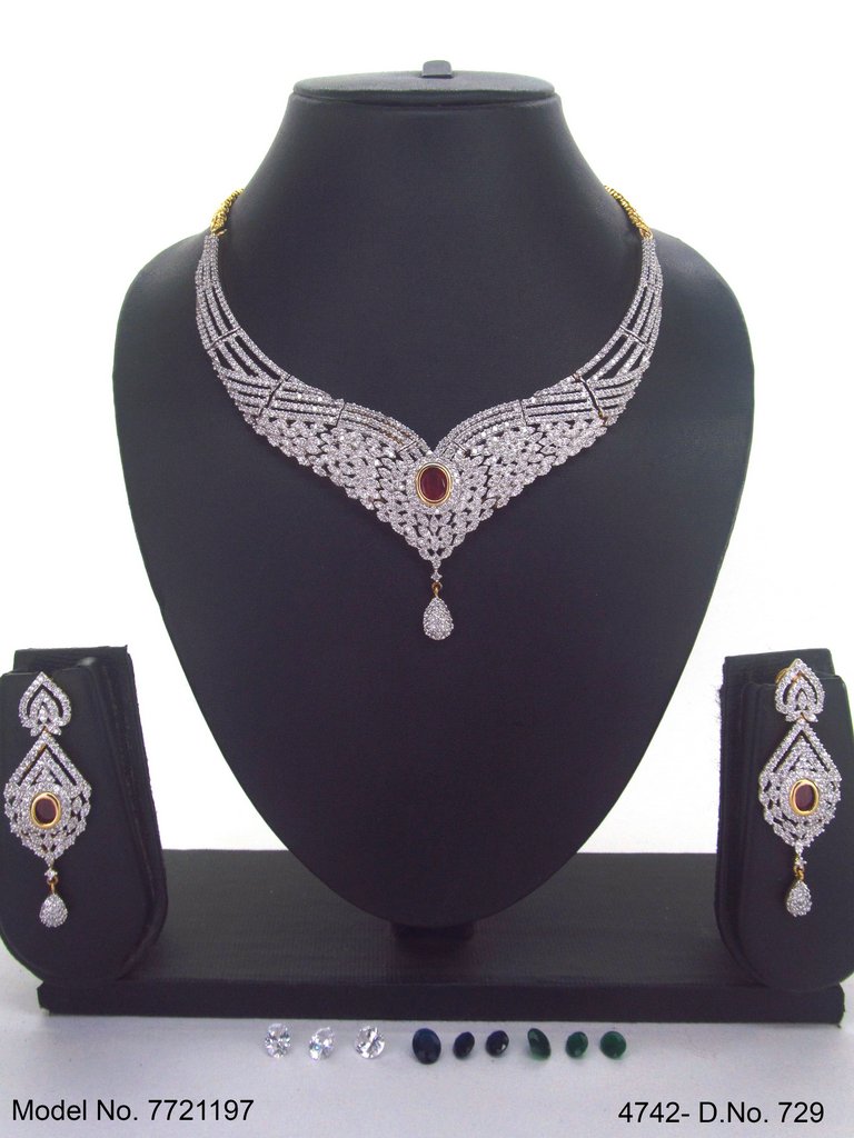 Necklace Designed by Passionate Craftsmen !