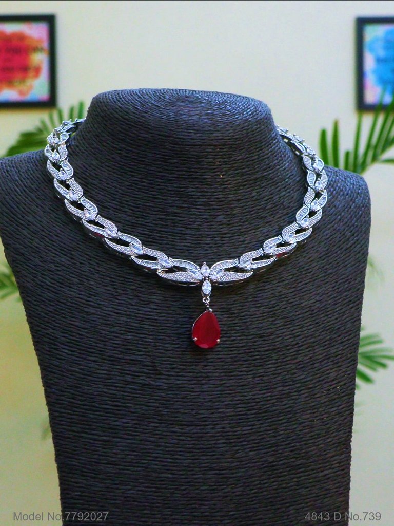 The best Gift for a Woman ! Jewelry