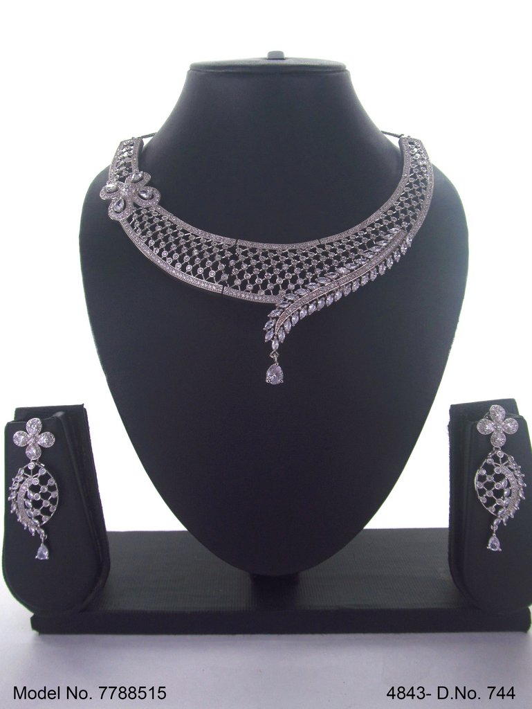 Statement American Diamond Set