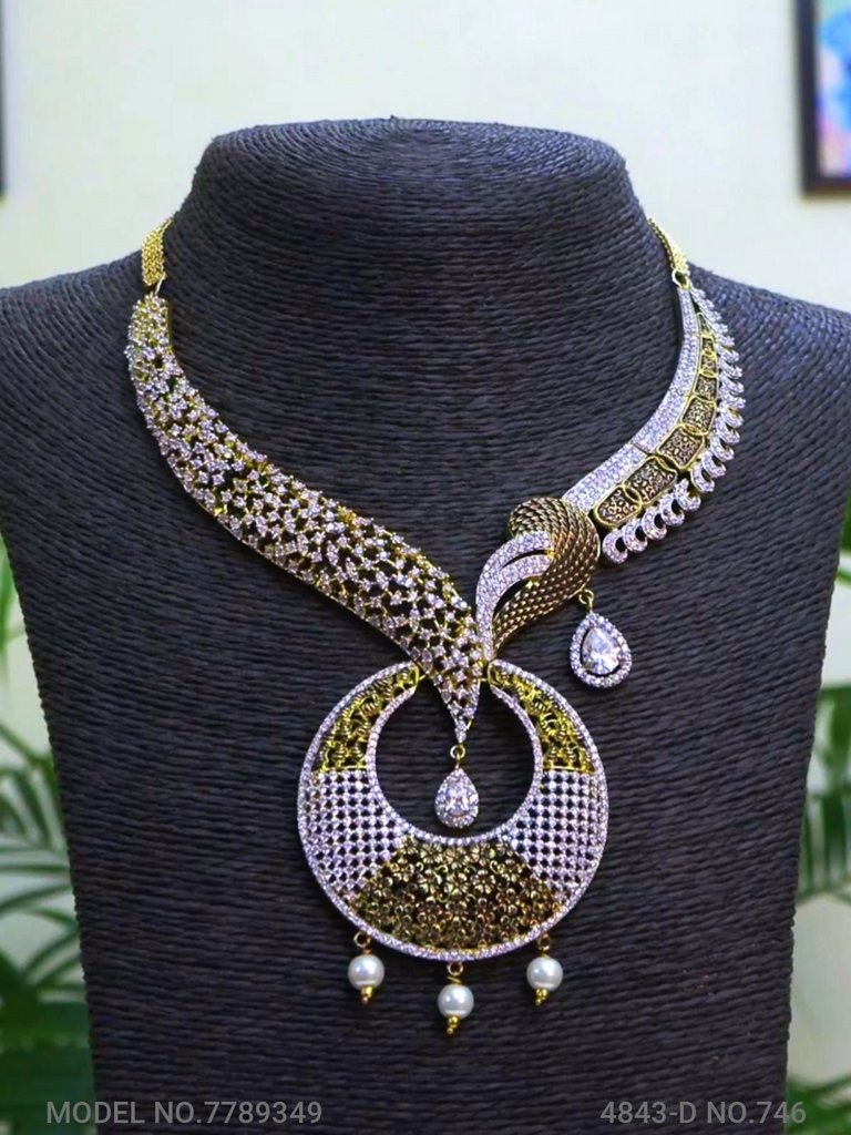 Necklace Designed by Passionate Craftsmen !